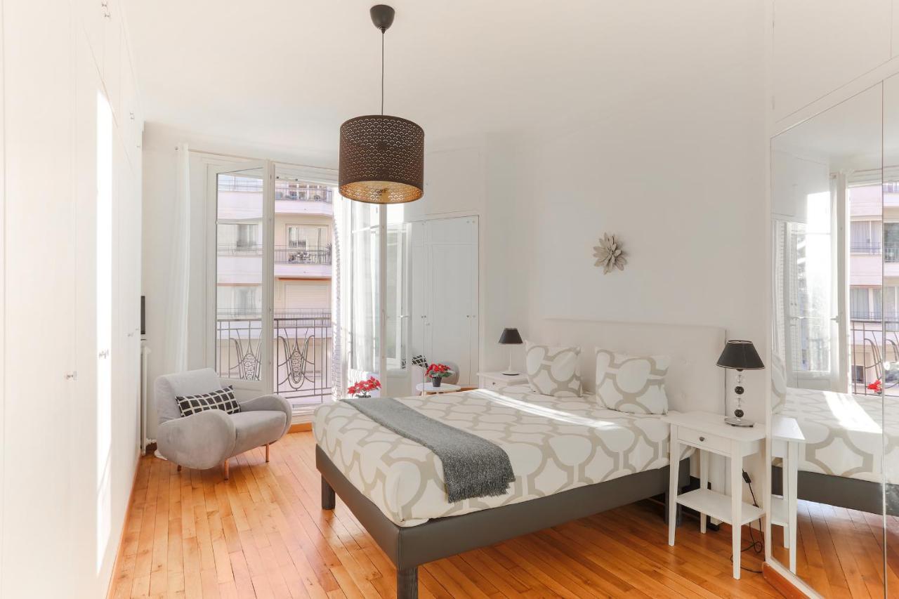 Appartement Place Du Trocadero Párizs Kültér fotó